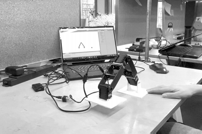 Physical prototype re-locking after completing the movement